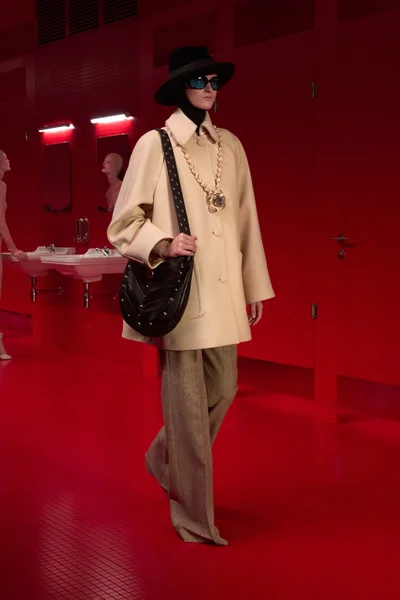 Look 7